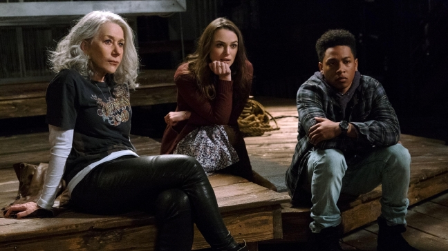 (L-R) HELEN MIRREN as Brigitte, KEIRA KNIGHTLEY as Amy and JACOB LATIMORE as Raffi in the New Line Cinemas, Village Roadshow Pictures and Warner Bros. Pictures drama "COLLATERAL BEAUTY," a Warner Bros Pictures release. (Warner Bros. Entertainment, Inc., Village Roadshow Films North America Inc. and RatPac-Dune Entertainment, LLC)