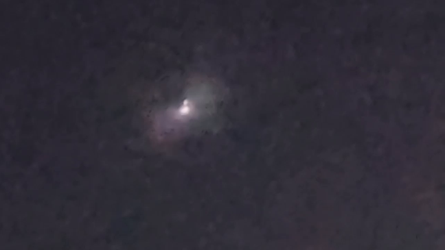Mysterious object spotted flying in front of the moon actually Starlink satellite (Robert Vasquez, used with permission)