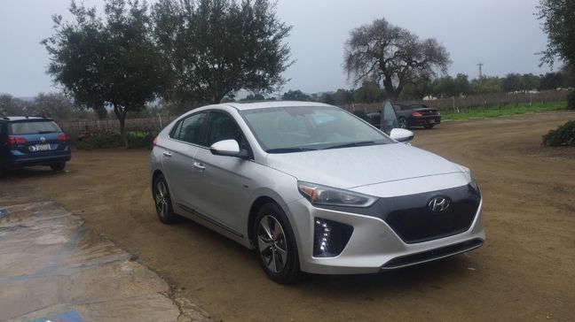 2017 Hyundai Ioniq Electric (Sinclair Broadcast Group / Jill Ciminillo