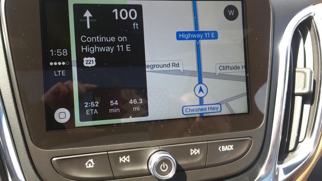 2018 Chevrolet Equinox Apple Maps via CarPlay Sinclair Broadcast Group / Jill Ciminillo)