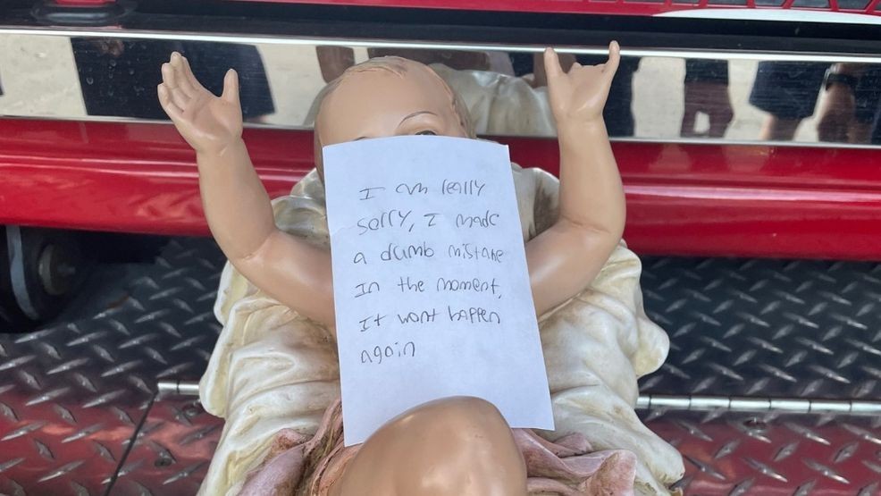 Image for story: Baby Jesus stolen, then returned with a handwritten apology