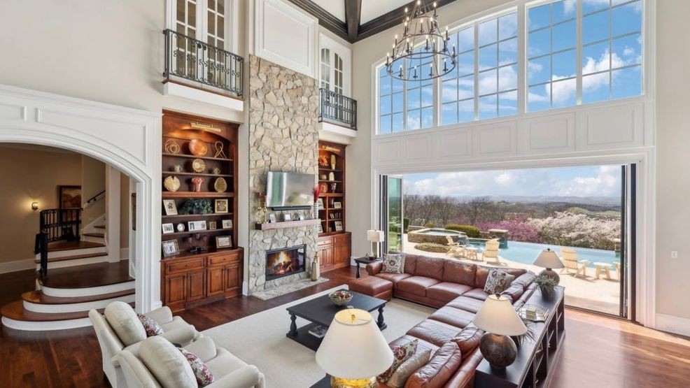 Image for story: Inside look: New photos of $15M Franklin estate once owned by Dave Ramsey