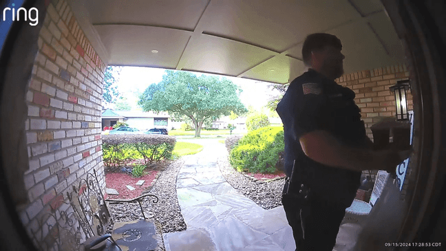 VIDEO: DoorDash driver arrested, officer delivers customer’s food (Video: Beaumont Police Department)