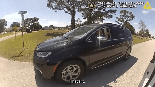 {p}Smith allegedly was seen driving circles around the store in a black minivan before speeding off as deputies arrived. (HCSO){&nbsp;}{/p}