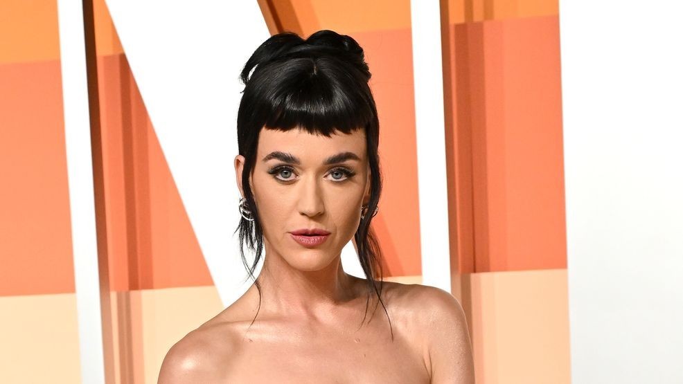 Image for story: Katy Perry goes Instagram official with Justin Trudeau