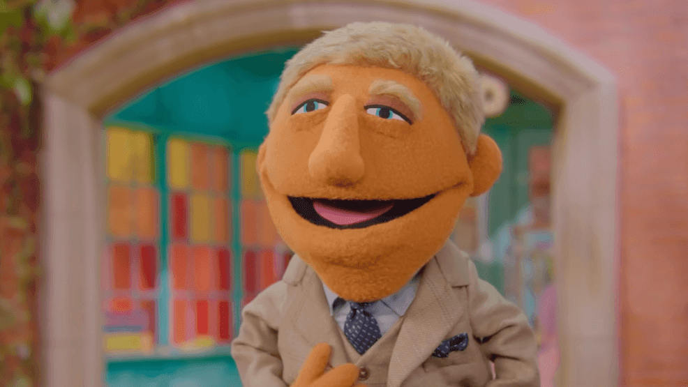 Image for story: Daniel Craig giggling at 'Sesame Street' doing 'Knives Out' is too cute for words
