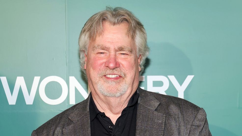 Image for story: Jason and Kylie Kelce attend funeral for dad Ed Kelce’s girlfriend