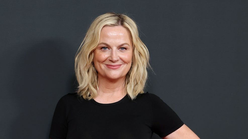 Image for story: Amy Poehler 'started screaming' after a run in with a chimpanzee at 'SNL'