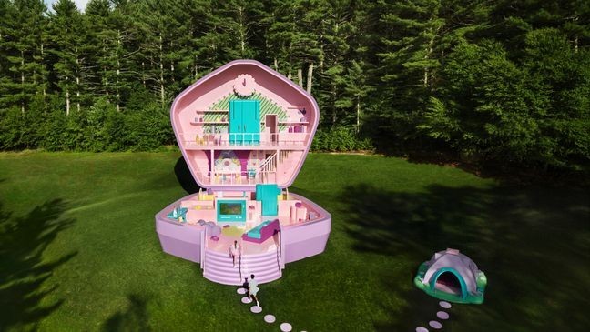 Polly Pocket 42-foot-tall compact rental property in Littleton, Massachusetts. (Airbnb)