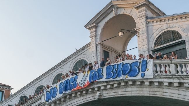 Activists of “No Space For Bezos” displayed a banner on the Rialto Bridge to protest the wedding to be held in Venice from 26 to 28 June 2025 on June 13, 2025 in Venice, Italy. (Photo by Stefano Mazzola/Getty Images)