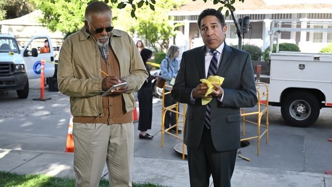 THE PAPER -- Episode 108 --Pictured: (l-r) Duane Shepard Sr. as Barry, Oscar Nunez as Oscar -- (Photo by: John P. Fleenor/PEACOCK)