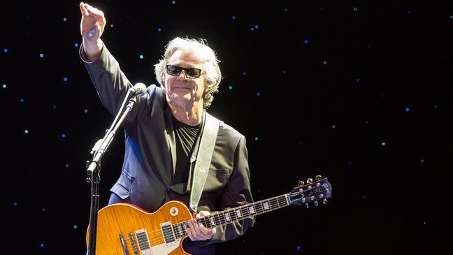 SAN DIEGO, CA - MAY 15:  Musician Steve Miller performs on stage with Steve Miller Band at Sleep Train Amphitheatre on May 15, 2014 in San Diego, California.  (Photo by Daniel Knighton/Getty Images)