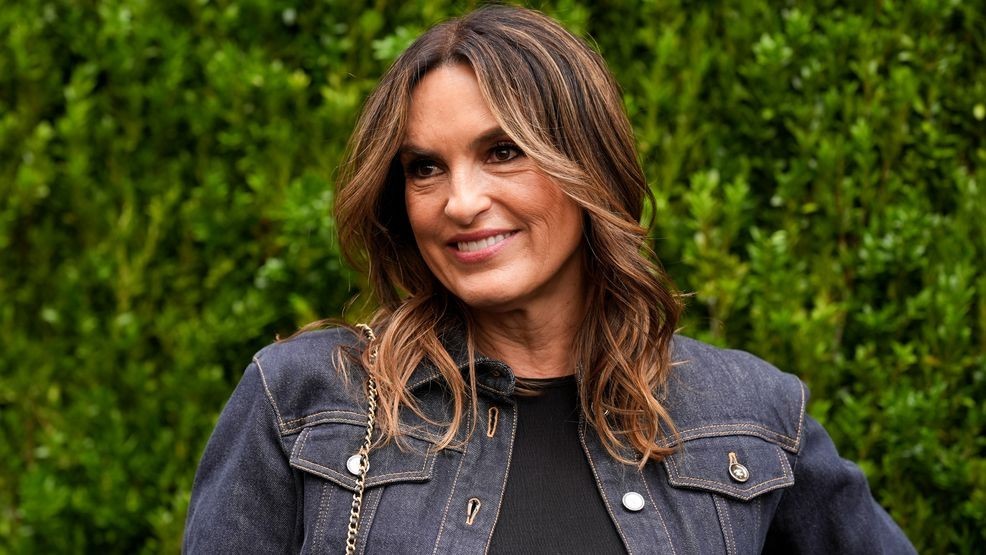 Image for story: Mariska Hargitay auditioned for 'Friends!' Plus 5 other stars who were almost cast
