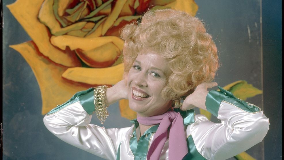 Image for story: Polly Holliday, star of 'Alice' and 'The Parent Trap,' dead at 88