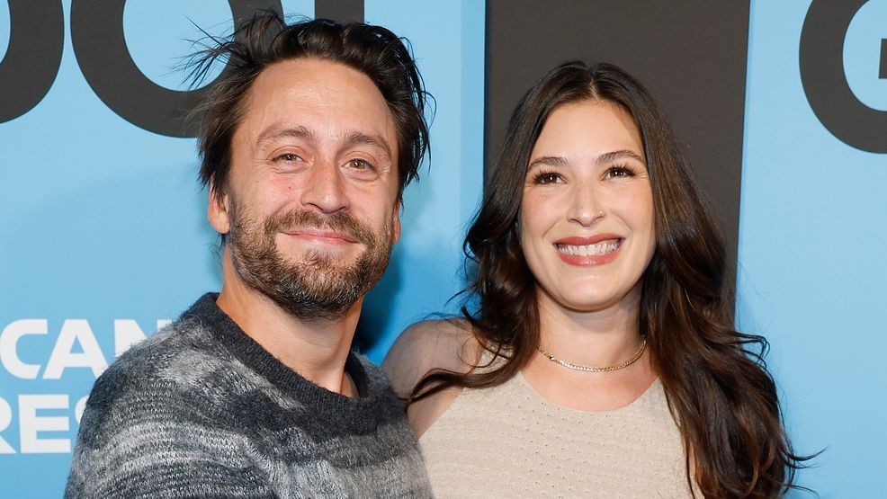 Image for story: Kieran Culkin’s wife is pregnant with third baby after Oscar and Emmy speech requests