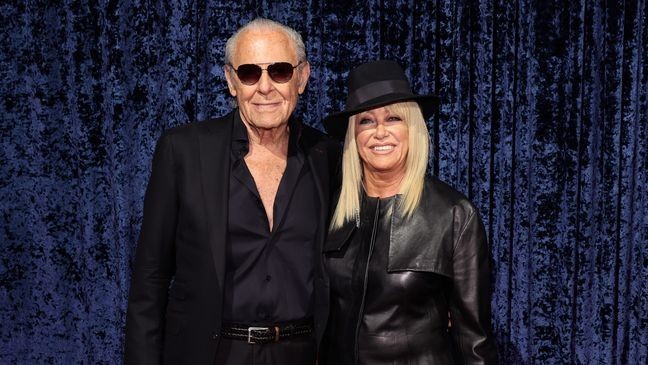 NEW YORK, NEW YORK - APRIL 06: Alan Hamel and Suzanne Somers attend the Clive Davis 90th Birthday Celebration at Casa Cipriani on April 06, 2022 in New York City. (Photo by Jamie McCarthy/Getty Images)