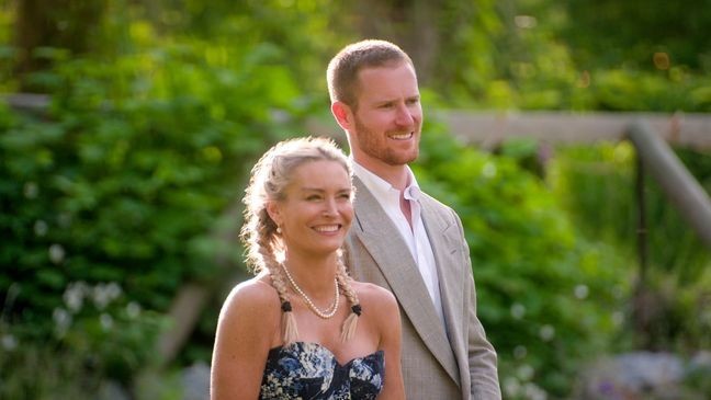 Age of Attraction. (L to R) Theresa Demaria, John Merrill in episode 101 of Age of Attraction. Cr. Courtesy of Netflix © 2026