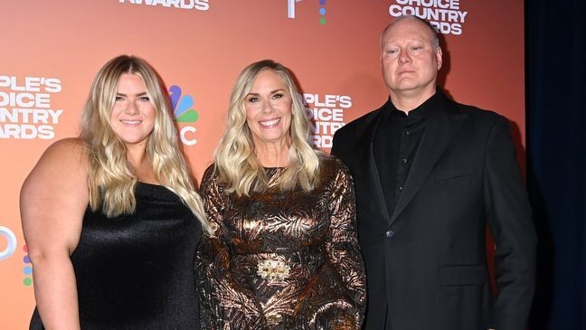 Tess Morgan, Leanne Morgan, Chuck Morgan at the 2023 People's Choice Country Awards held at The Grand Ole Opry House on September 28, 2023 in Nashville, Tennessee. (Photo by Tammie Arroyo/Variety via Getty Images)