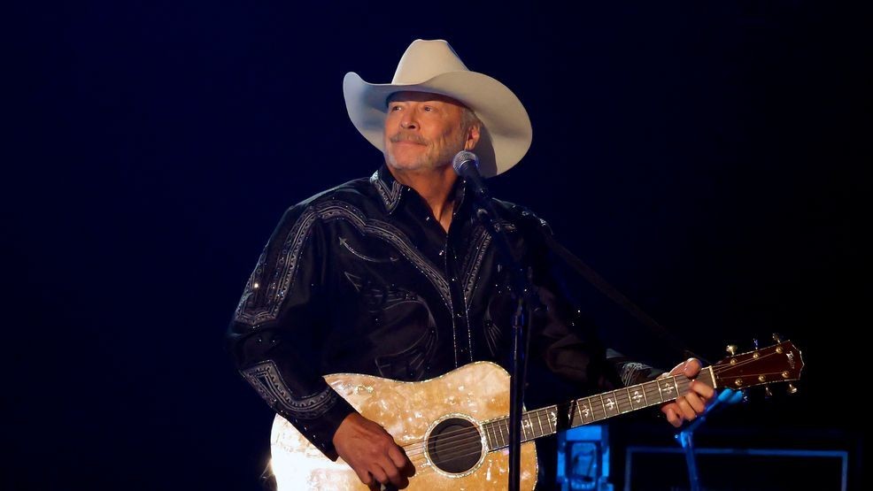 Image for story: Alan Jackson announces 'finale' concert in Nashville with all-star country line up