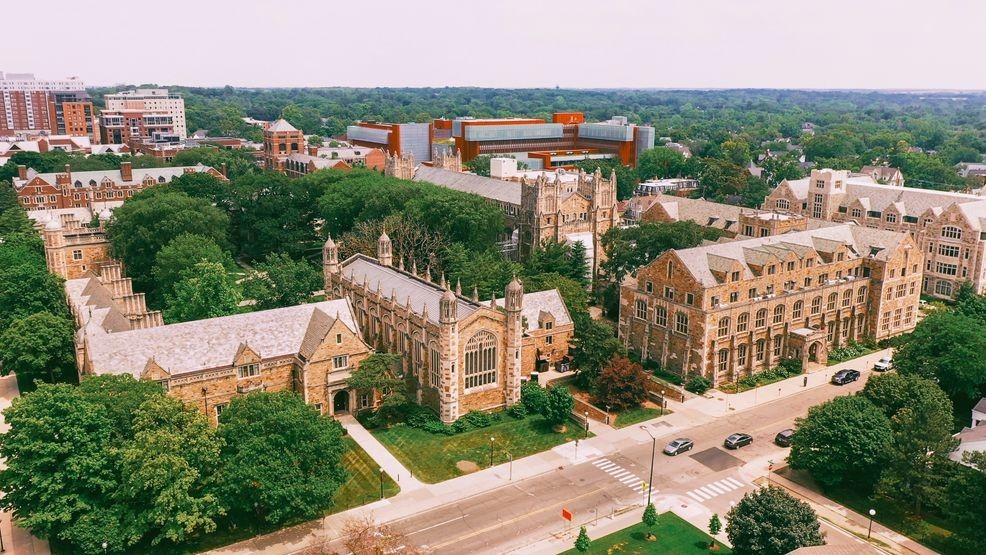 Image for story: Mid-town living: America's 20 most unique college towns 