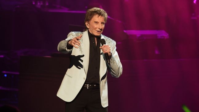 LAS VEGAS, NEVADA - SEPTEMBER 21: Barry Manilow performs during the first of his three "Record-Breaking Charity Weekend Celebration" shows as part of his residency "Barry Manilow - The Hits Come Home!" at the International Theater at the Westgate Las Vegas Resort & Casino on September 21, 2023 in Las Vegas, Nevada. Manilow is raising money for six charities over the weekend as he gets set to surpass Elvis Presley's mark of 636 performances at the venue on September 23. (Photo by Ethan Miller/Getty Images)