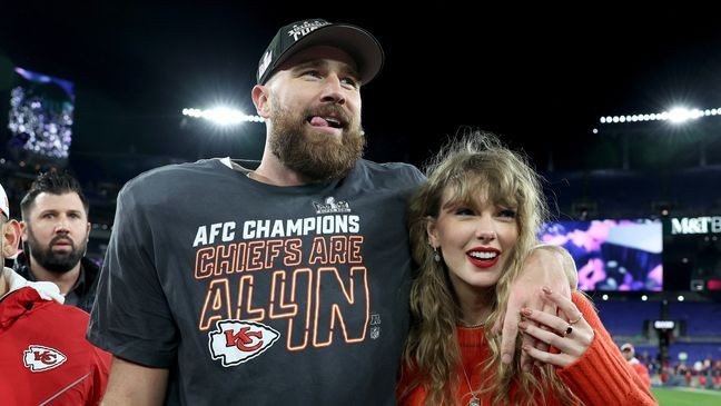 Travis Kelce and Taylor Swift enjoyed a recent date night in New York City, where the football player's chivalry was on full display. (Credit: Patrick Smith/Getty Images)