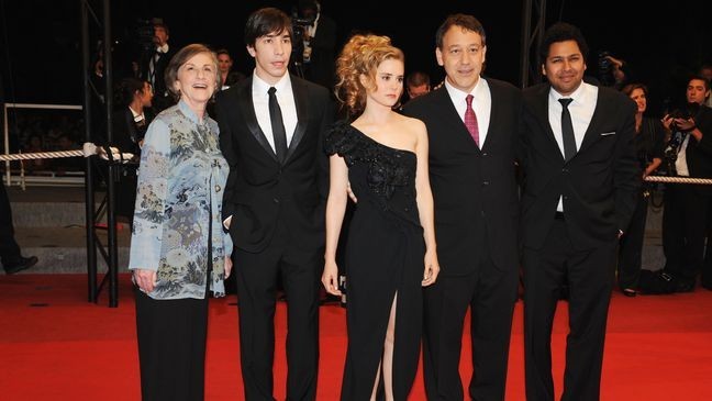 CANNES, FRANCE - MAY 20: Lorna Raver, Justin Long, Alison Lohman, Sam Raimi and Dileep Rao attend the Drag Me To Hell Premiere held at the Palais Des Festivals during the 62nd International Cannes Film Festival on May 20th, 2009 in Cannes, France. (Photo by Pascal Le Segretain/Getty Images)