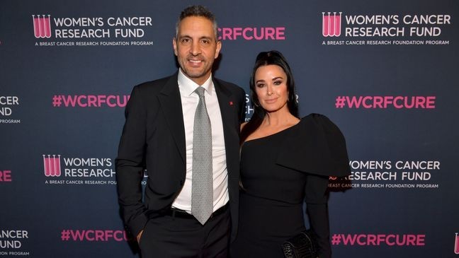 BEVERLY HILLS, CALIFORNIA - FEBRUARY 27: (L-R) Mauricio Umansky and Kyle Richards attend WCRF's "An Unforgettable Evening" at Beverly Wilshire, A Four Seasons Hotel on February 27, 2020 in Beverly Hills, California. (Photo by Emma McIntyre/Getty Images for WCRF)