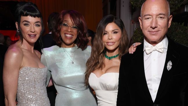 BEVERLY HILLS, CALIFORNIA - MARCH 02: EXCLUSIVE COVERAGE (L-R) Katy Perry, Gayle King, Lauren Sánchez, and Jeff Bezos attend the 2025 Vanity Fair Oscar Party Hosted By Radhika Jones at Wallis Annenberg Center for the Performing Arts on March 02, 2025 in Beverly Hills, California. (Photo by Kevin Mazur/VF25/WireImage for Vanity Fair)