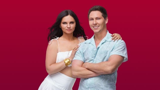 Julia's parents have arrived from Russia, but Brandon's parents can't help butting into the situation. (Courtesy: TLC)