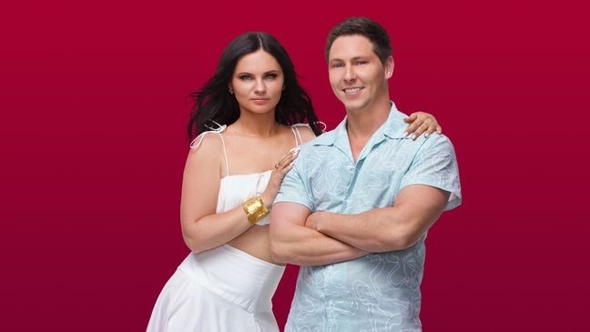 Brandon and Julia are facing issues over family, both starting one and the ones they came from. (Courtesy: TLC)