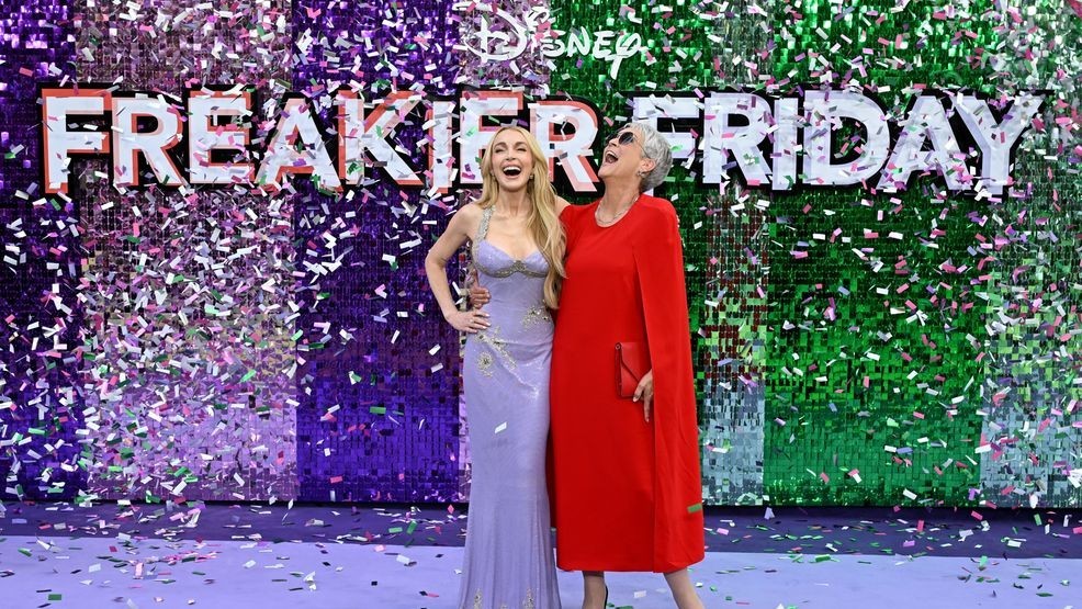 Image for story: Lindsay Lohan, Jamie Lee Curtis and "Freakier Friday" cast attend London premiere