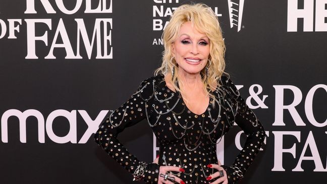 LOS ANGELES, CALIFORNIA - NOVEMBER 05: Dolly Parton attends the 37th Annual Rock & Roll Hall of Fame Induction Ceremony at Microsoft Theater on November 05, 2022 in Los Angeles, California. (Photo by Emma McIntyre/Getty Images for The Rock and Roll Hall of Fame)