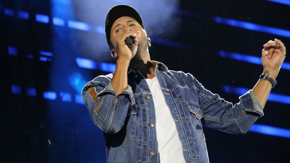 Image for story: PHOTOS: Luke Bryan, Dierks Bentley, Bailey Zimmerman headline last night of CMA Fest