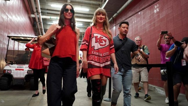 Taylor Swift arrives before the start of an NFL football game between the Kansas City Chiefs and the Cincinnati Bengals Sunday, Sept. 15, 2024, in Kansas City, Mo. (AP Photo/Ed Zurga))