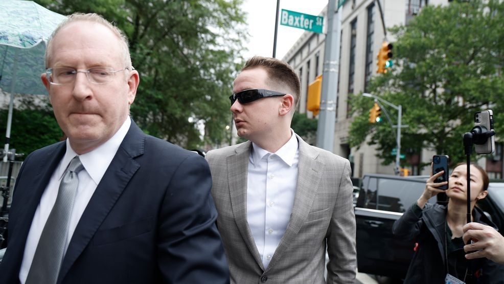 Image for story: Former assistant testifies in Diddy trial; details setting up 'wild king nights'