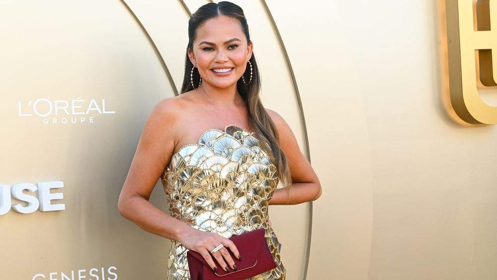 Image for story: Chrissy Teigen admits she used Ozempic after her body got 'stuck' after pregnancy loss