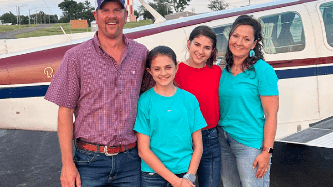 Jesse Blasi with his wife, Sarah, and their two children.{p}{br}{/p}