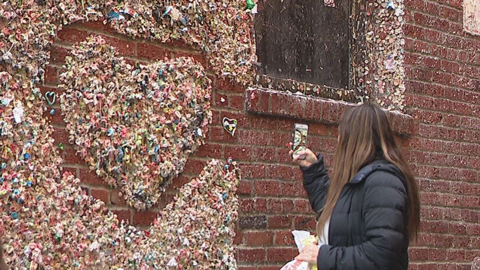 Image for story: Pike Place Gum Wall gets 1st cleaning since 2019