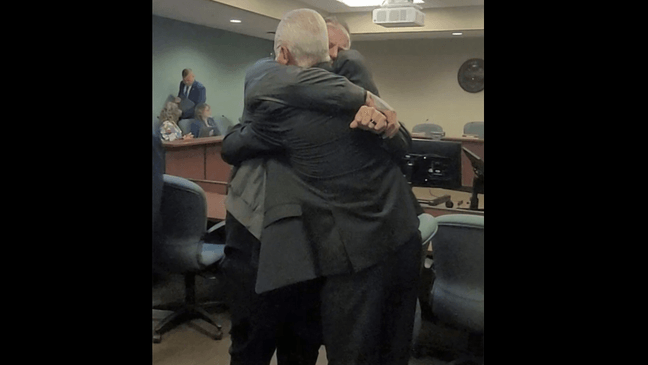 The board issued its nonbinding recommendation unanimously after a hearing that lasted about an hour and 45 minutes with several witnesses, including Nashville Sheriff Daron Hall, advocating for the 40-year-old musician named Jason DeFord. One board member recused themselves from voting.(Photo: Daron Hall via X)