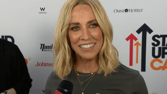 Sheryl Crow interviews with WZTV at the Stand Up To Cancer red carpet event. (Photo: WZTV)
