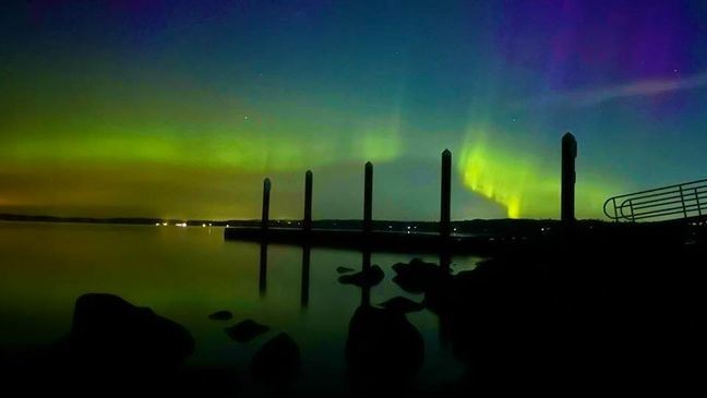 Image of the Northern Lights seen from Salisbury Point Park. (Photo: Tevera Holcomb / KOMO #SoNorthwest Photography)