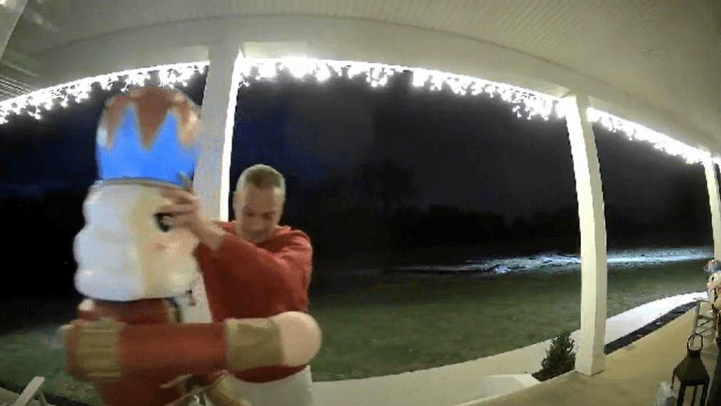 Amazon driver in Tennessee secures Christmas decorations knocked down by wind (Submitted by Lauren in Cottontown)