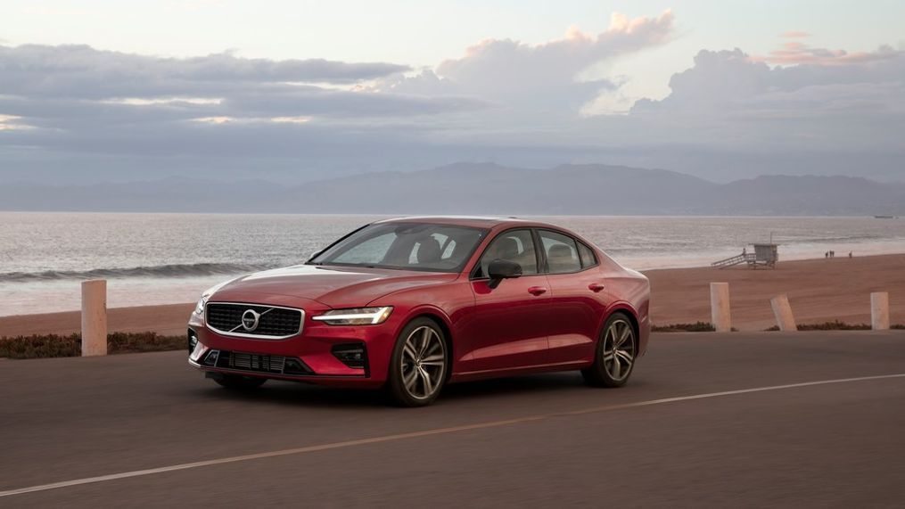 New Volvo S60 R-Design exterior (Image courtesy of Volvo Cars USA)