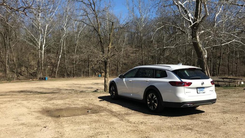 2018 Buick Regal TourX (Sinclair Broadcast Group / Jill Ciminillo)