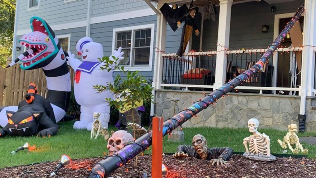 Arlington, Virginia resident builds a massive candy chute to deliver candy to trick-or-treaters in safe manner during Halloween. (Photo: Renee Gorsky)