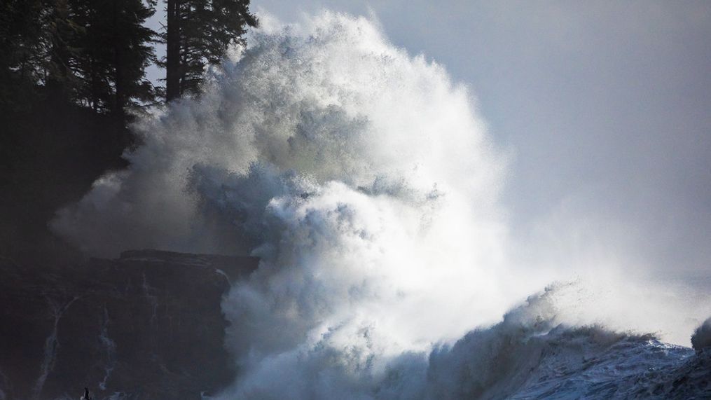 Massive wave crash into the rocky shores of western Vancouver Island on Nov. 15, 2020. (Photo: TJ Watt / TJWatt.com)