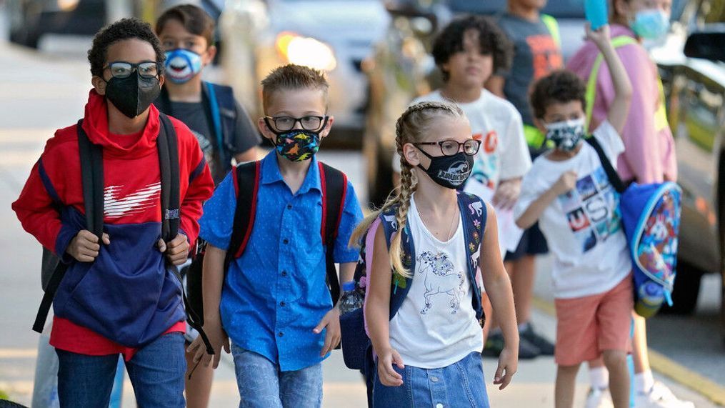 Beginning Monday, Williamson County students previously excused from wearing face coverings due to Tennessee Governor Bill Lee's mask opt-out order will now be required to wear masks at school. (AP Photo/Chris O'Meara, File)