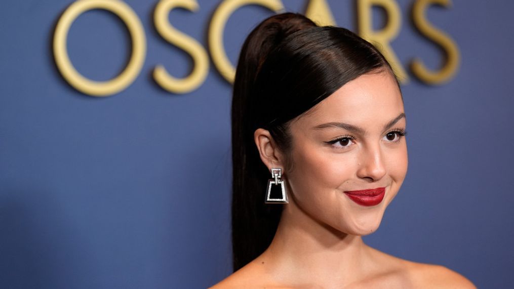 Olivia Rodrigo arrives at the Governors Awards on Tuesday, Jan. 9, 2024, at the Dolby Ballroom in Los Angeles. (AP Photo/Chris Pizzello)