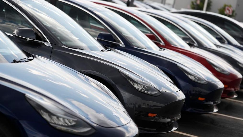 In this Sunday, July 8, 2018, photograph, 2018 Model 3 sedans sit on display outside a Tesla showroom in Littleton, Colo. The Insurance Institute for Highway Safety, in a paper titled “Reality Check,” issued the warning Tuesday, Aug. 7, 2018, after testing five of the systems from Tesla, Mercedes, BMW and Volvo on a track and public roads. The systems tested, in the Tesla Model 3 and Model S, BMW’s 5-Series, the Volvo S-90 and the Mercedes E-Class, are among the best in the business right now and have been rated “superior” in previous IIHS tests. David Zuby, the institute’s chief research officer, said the systems do increase safety but the tests show they are not 100 percent reliable. (AP Photo/David Zalubowski)